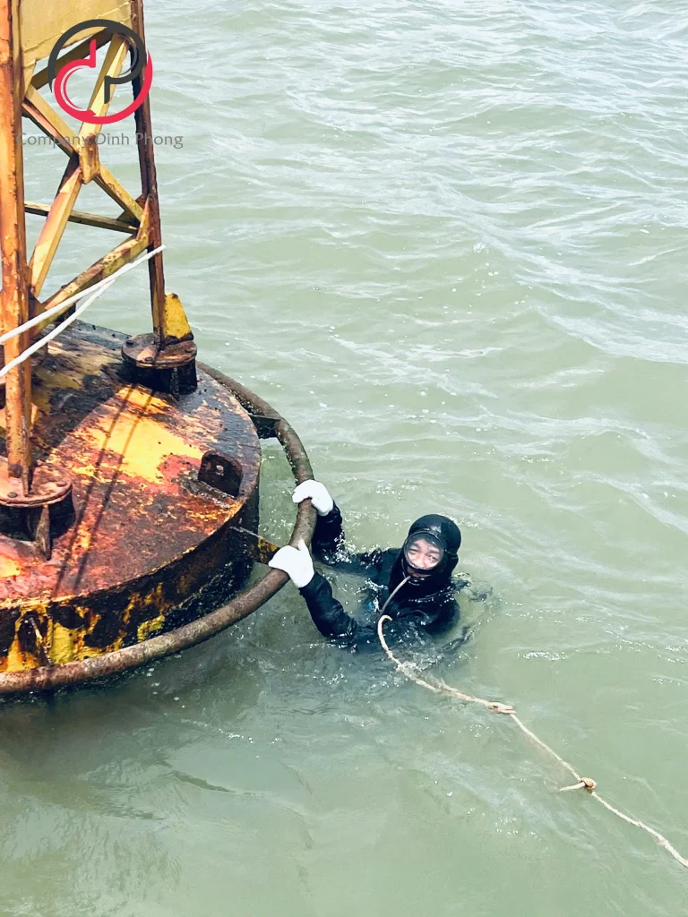 Thay phao điện gió 02