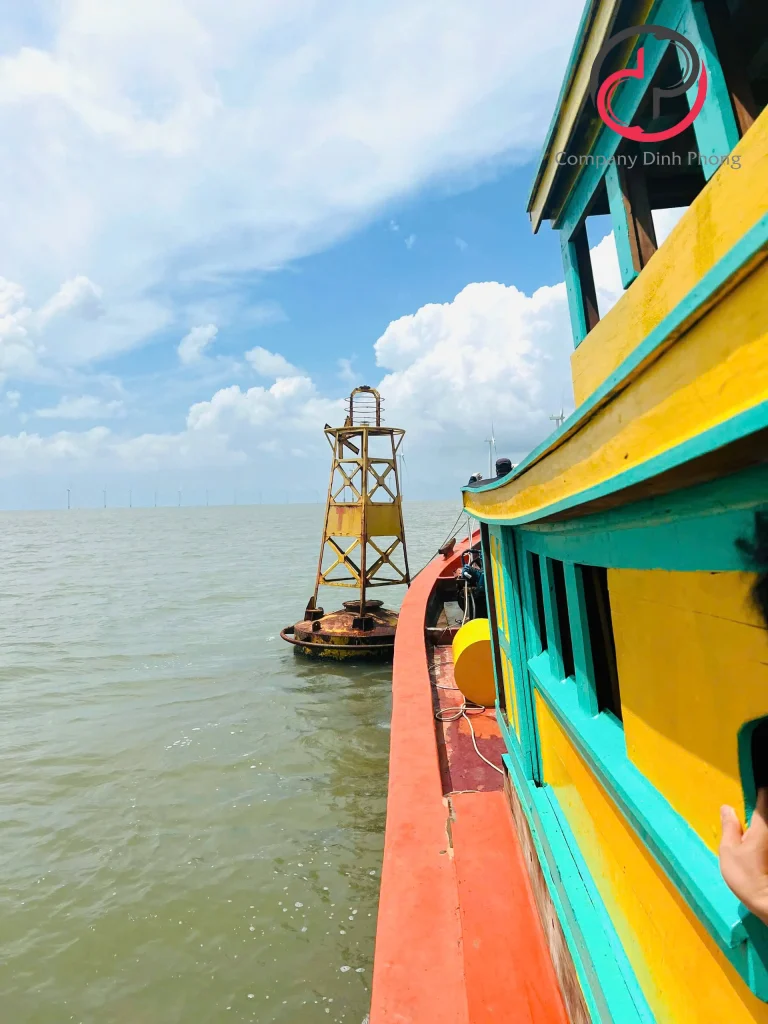 Thay phao điện gió 03
