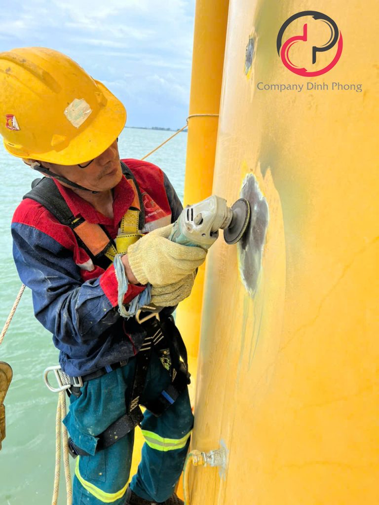 dịch vụ sơn lại trụ điện gió