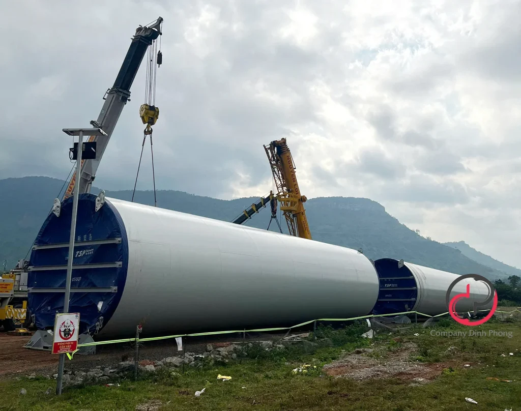 lắp cánh trụ điện gió